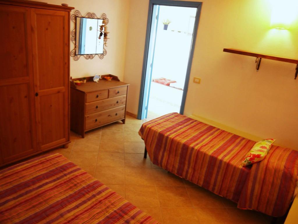 Eco Affittacamere Casa Maica Eco Guesthouse Stintino Quarto foto